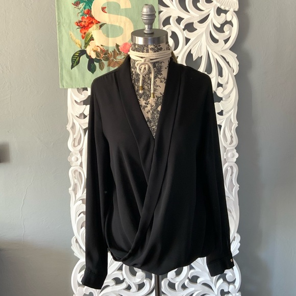 Rivers Island | surplice blouse size m - Picture 4 of 5